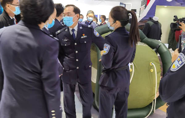 江苏公安厅装备思迈便携式智能增压氧舱